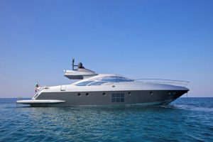 Charter a Private Luxury Yacht Azimut 82